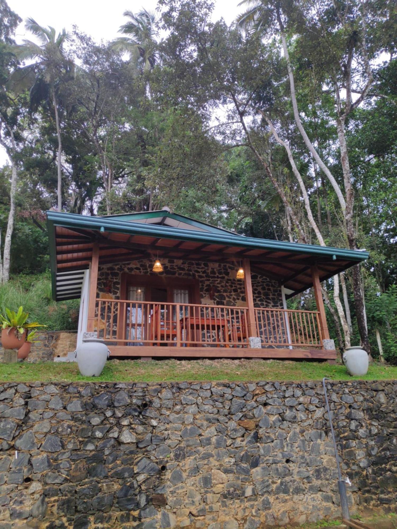 Pinnacle Pearl Hiriketiya Dickwella Exterior photo