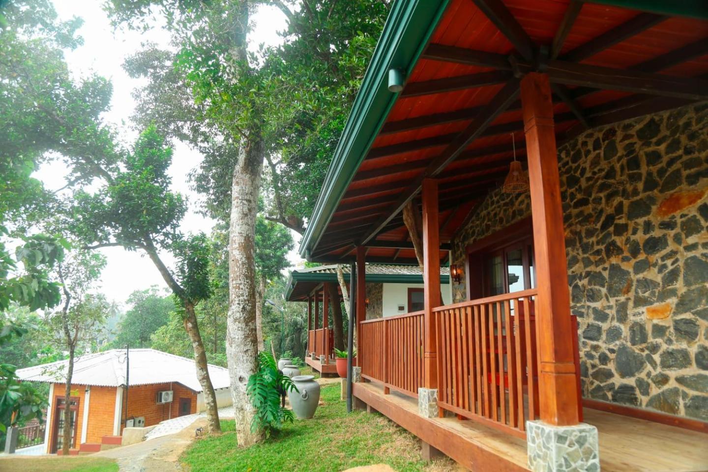 Pinnacle Pearl Hiriketiya Dickwella Exterior photo