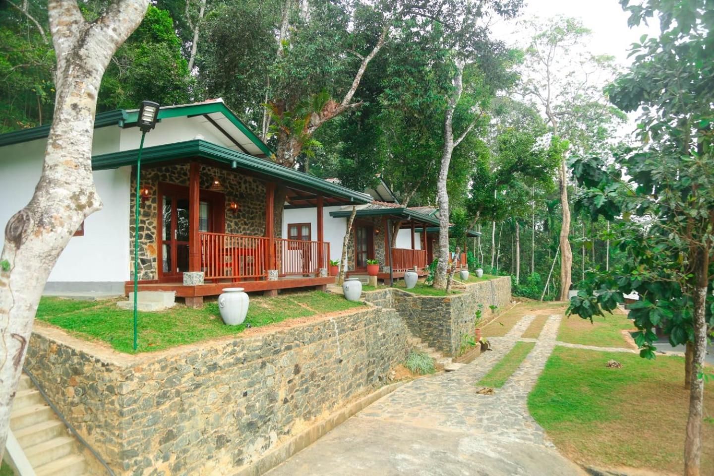 Pinnacle Pearl Hiriketiya Dickwella Exterior photo