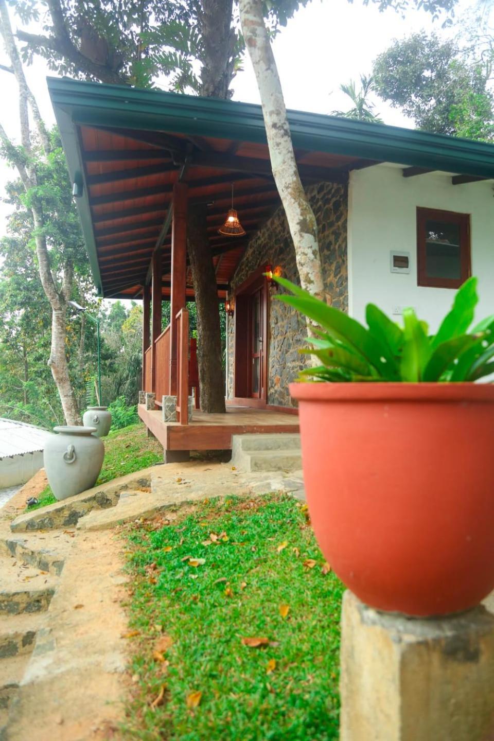 Pinnacle Pearl Hiriketiya Dickwella Exterior photo